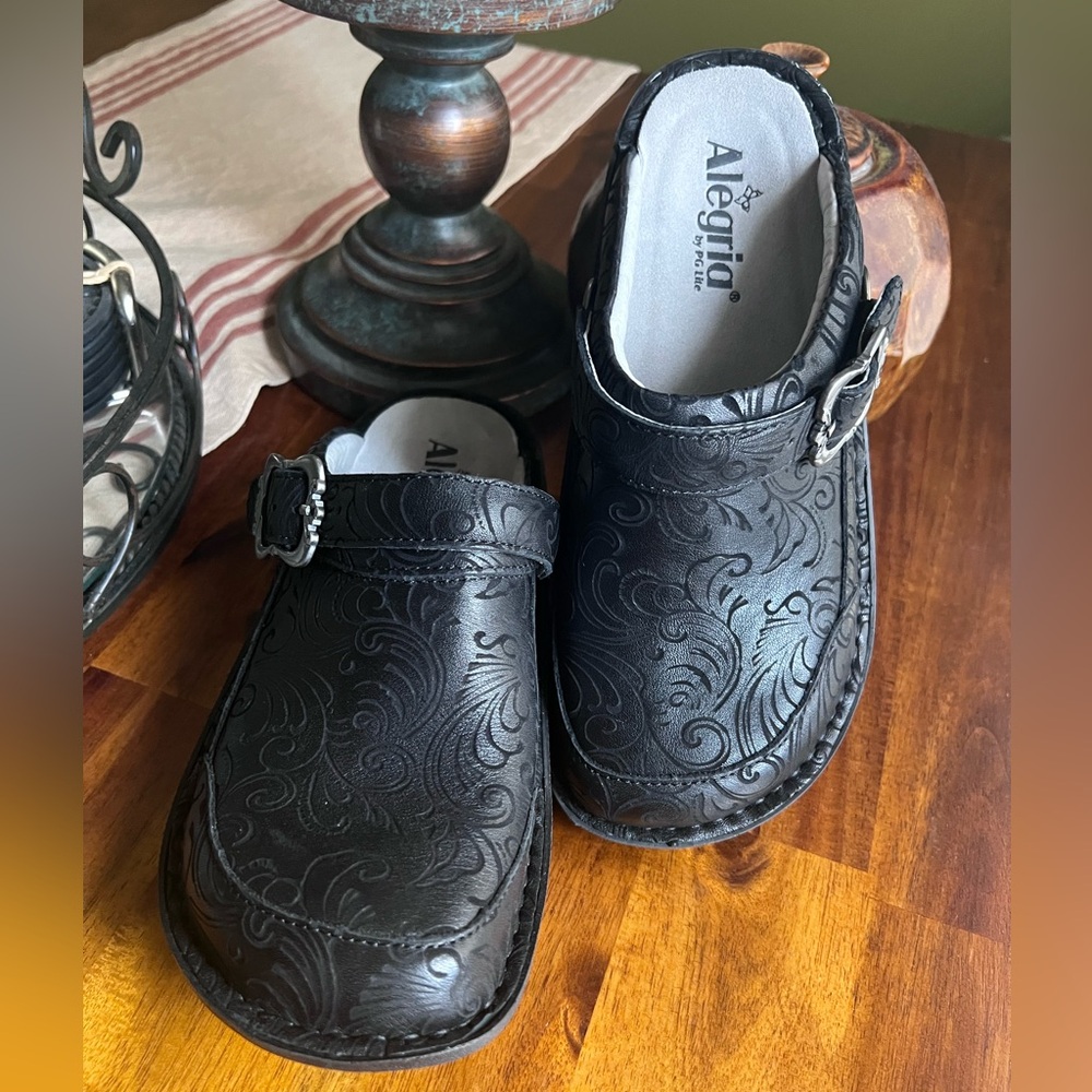 NWOT Alegria Seville Sail Away Slip-On Clogs